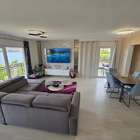 Lux Adriatica Apartman *